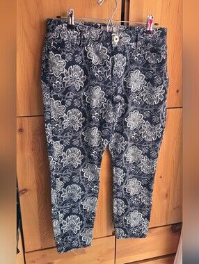 Banana Republic Women's Navy & White Floral Pants Size 30P